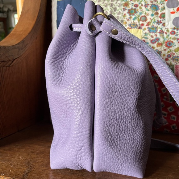 Portland Leather Wisteria Lg Bucket - Picture 6 of 7